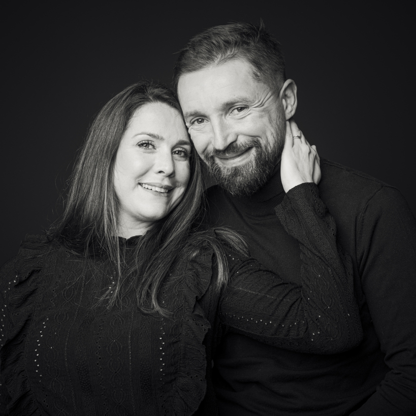 Marie Photographe : séance photo couple studio nantes
